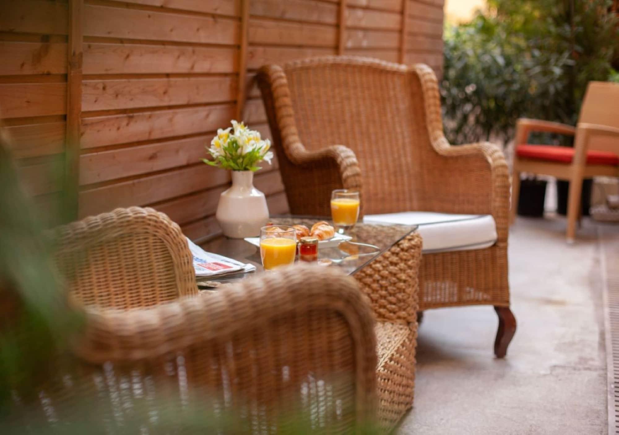 Restaurant Oasis Hotell 3*